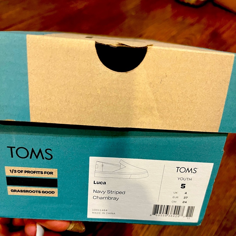Comfortable shoes by toms